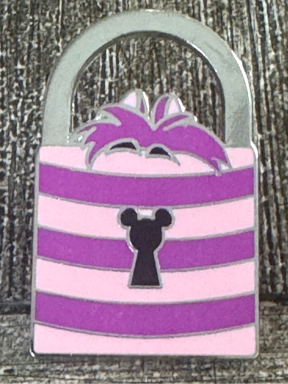 5/$25 Alice In Wonderland Cheshire Cat Lock Pin